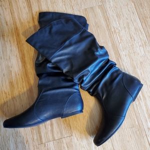 Black to the knee boot size 10